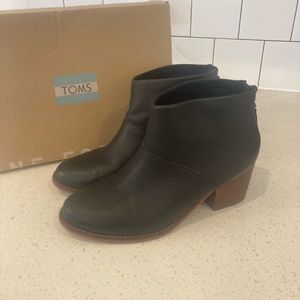 Toms Leila black leather booties gently used 7
